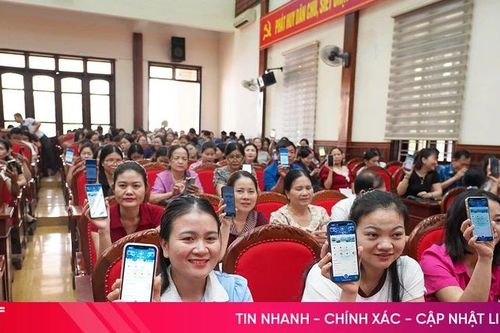 Nâng cao kỹ năng số cho cán bộ và người dân xã Cẩm Xuyên