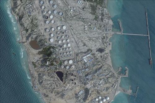 Phát hiện hiện vệt dầu loang lớn ngoài khơi đảo Kharg: hệ thống dầu mỏ Iran rơi vào nguy hiểm?