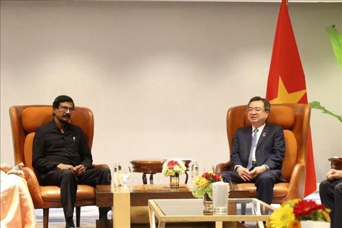 Đồng chí Nguyễn Thanh Nghị tiếp lãnh đạo các chính đảng và tổ chức hữu nghị Sri Lanka