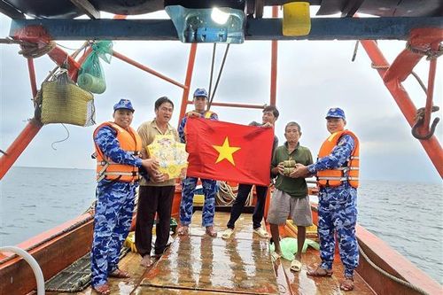 Bên Trảng Cát