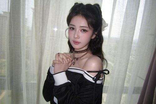 Bạch Lộc khoe visual 'hack tuổi', một chi tiết trên khuôn mặt gây chú ý