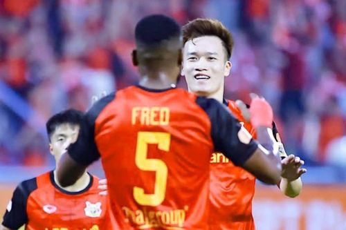 Hoàng Đức rực sáng