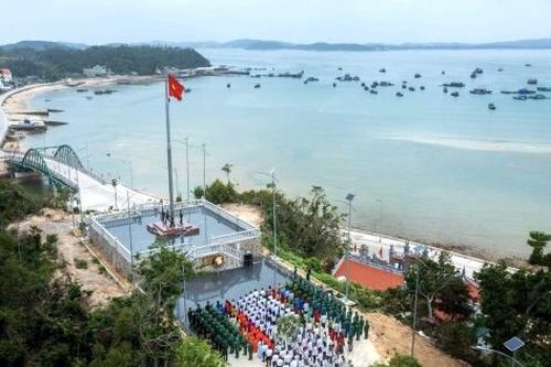 Kỷ niệm 65 năm Ngày Bác Hồ ra thăm đặc khu Cô Tô: Hành trình đổi thay nơi đầu sóng