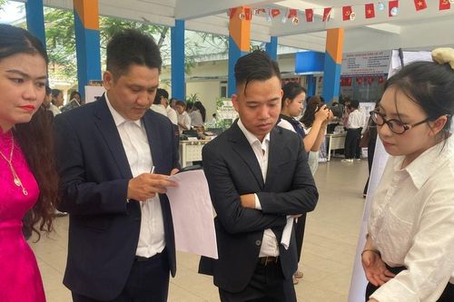 Sinh viên khởi nghiệp từ văn hóa bản địa