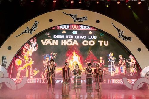 Ngôn ngữ kể chuyện vùng đất
