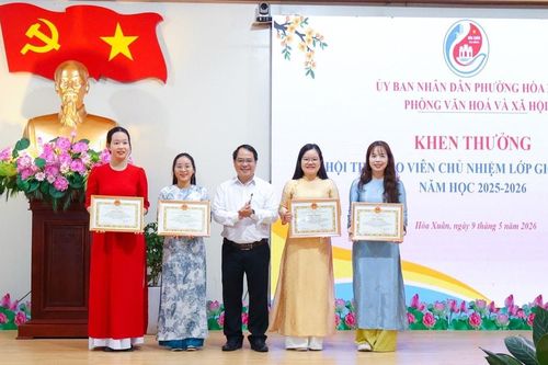 Phường Hòa Xuân khen thưởng nhiều tập thể, giáo viên tiêu biểu