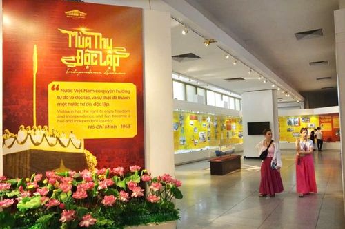 Tháng Năm nhớ Bác: Theo dấu chân Người trong không gian ký ức