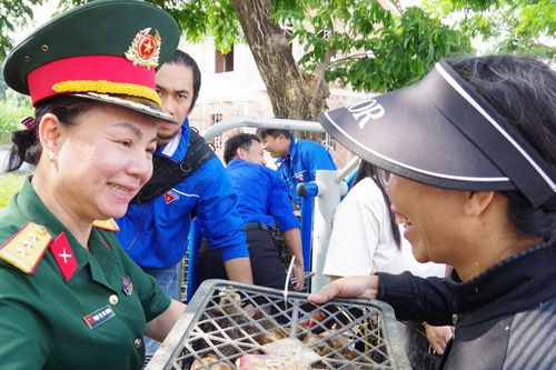 Chương trình 'Sống sau lũ' hỗ trợ 410 hộ gia đình tại xã D'ran