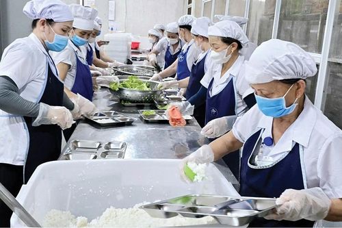 Siết chặt bếp ăn tập thể, bảo vệ sức khỏe cộng đồng