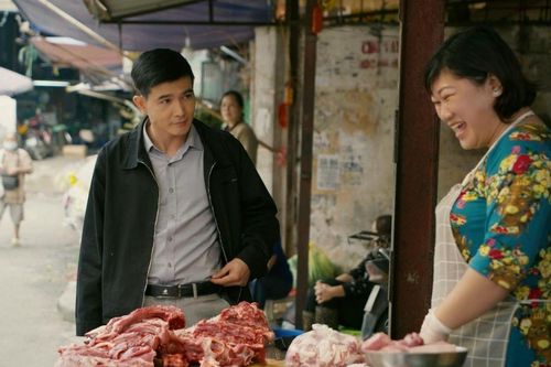 'Dưới ô cửa sáng đèn': Lưu giữ ký ức khu tập thể Hà Nội bằng đời thường