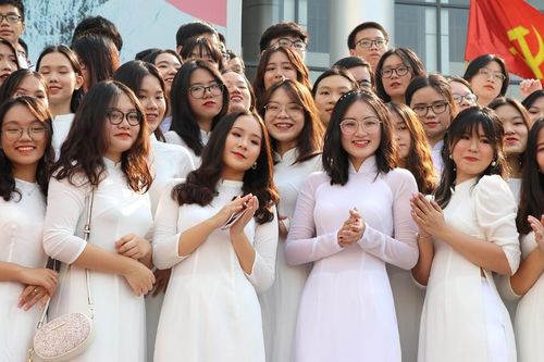 Hà Nội đưa trường chuyên Amsterdam và chuyên Chu Văn An tiệm cận chuẩn quốc tế