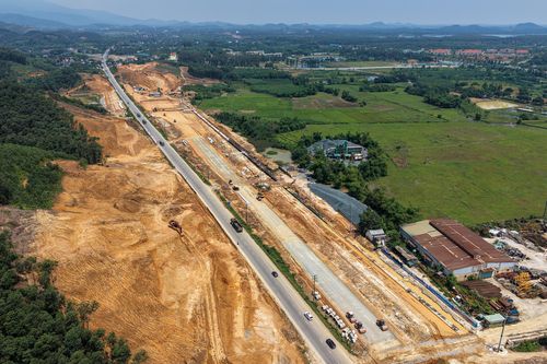 Hiện trạng cao tốc 5.200 tỷ đồng nối Đại lộ Thăng Long trước ngày thông tuyến