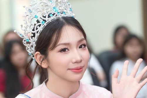 Hoa hậu genZ Hà Linh gây chú ý