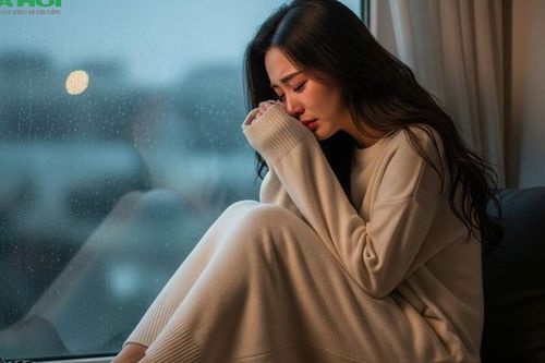 Nhiều cô gái trong tình yêu đang âm thầm kiệt sức vì một nỗi sợ rất đáng thương