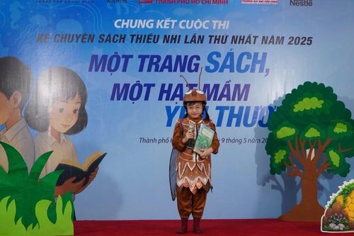 Thí sinh lớp 2 hóa thân 'dế Mèn', đạt giải nhất cuộc thi kể chuyện sách thiếu nhi