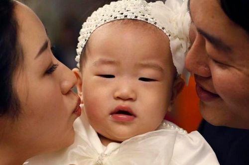 Các cặp vợ chồng Hàn ám ảnh sinh con gái: Chỉ ăn rau, quan hệ đúng giờ