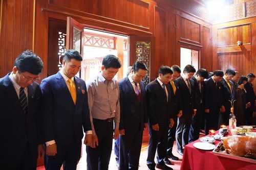 Phó Thủ tướng Nguyễn Văn Thắng dâng hương tưởng niệm Đại tướng Võ Nguyên Giáp