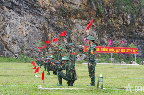 Sư đoàn 324 (Quân khu 4): Chiến sĩ mới vững vàng tay súng, sẵn sàng '3 tiếng nổ'