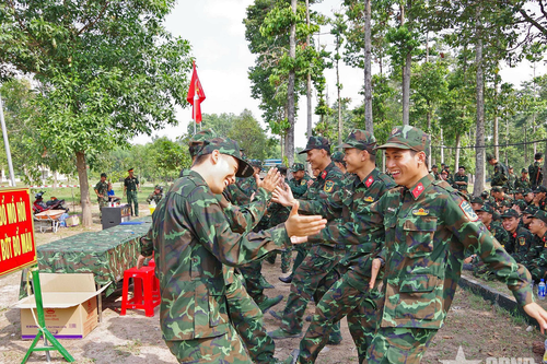 Quân khu 7: Sôi nổi hoạt động văn hóa, thể thao trong ngày nghỉ