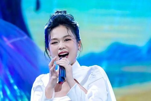 Ca sĩ Trần Thủy Tiên: Được sống với âm nhạc là hạnh phúc lớn