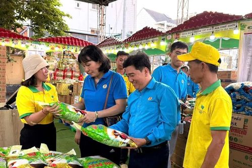 Lan tỏa nghĩa tình Tháng Công nhân