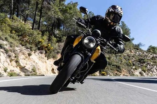 Triumph Trident 660 2026 chốt giá từ 320 triệu đồng, chờ về Việt Nam