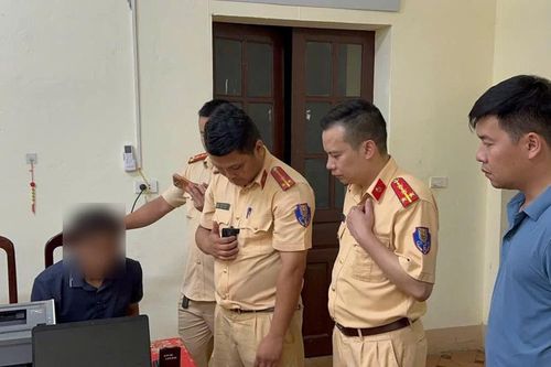 CSGT Phú Thọ phát hiện đối tượng tàng trữ ma túy trên Quốc lộ 70B