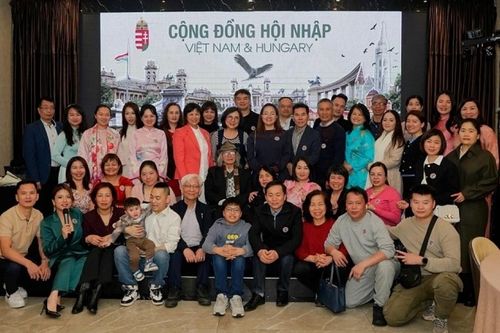 Cộng đồng hội nhập của người Việt tại Hungary