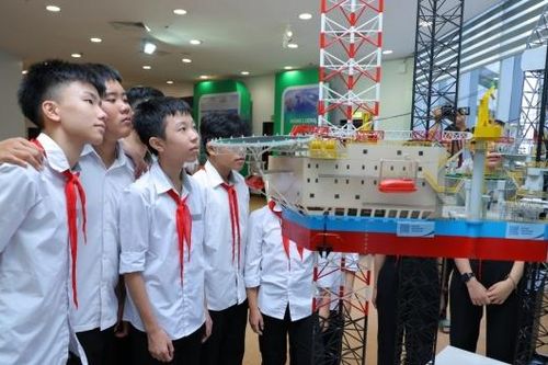 [VIDEO] Học sinh Nghệ An tham quan Petrovietnam: Khơi dậy khát vọng chinh phục khoa học công nghệ
