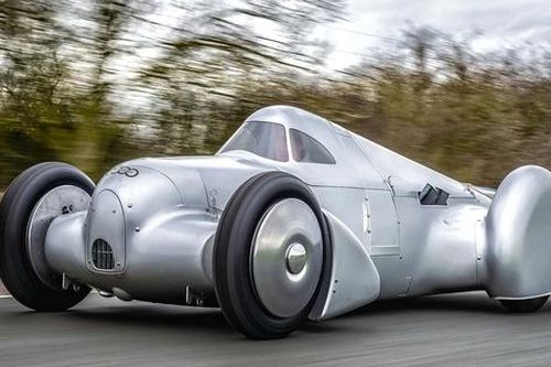 Audi hồi sinh 'mũi tên bạc', từng đạt tốc độ 327km/h