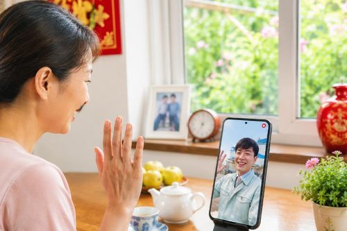 Ngày của Mẹ: Dù xa bao nhiêu vẫn mong có cảm giác ở bên chăm sóc mẹ