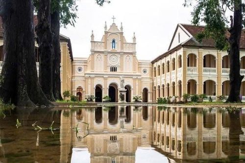 Về Tiểu chủng viện Làng Sông