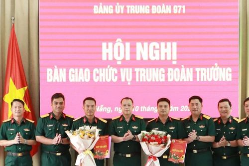 Trung tá Hồ Sỹ Ninh giữ chức Trung đoàn trưởng Trung đoàn 971
