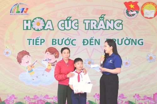 'Hoa cúc trắng' nâng bước những ước mơ