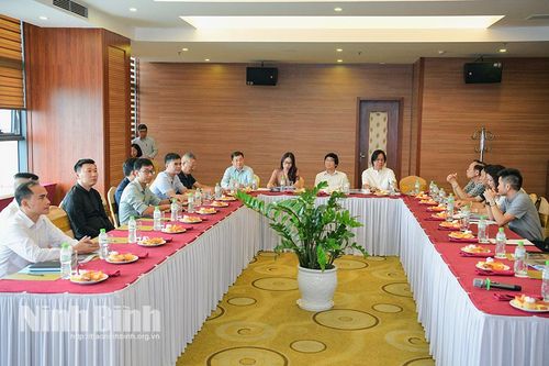 Hội nghị thi tuyển phương án kiến trúc Trung tâm thương mại và chung cư tại khu đô thị Bắc Châu Giang