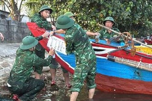 Nhiều hoạt động giúp người dân trên hai tuyến biên giới