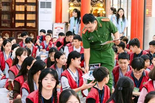 Dựng 'lá chắn mềm' bảo vệ thế hệ trẻ trước hiểm họa ma túy