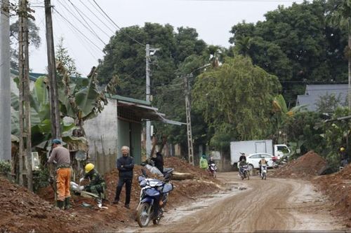 Khơi sức dân 'hiến đất, mở đường'