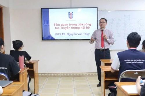 Siết chuẩn giảng viên trình độ tiến sĩ