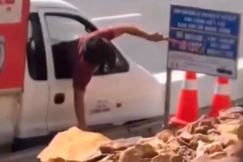 Điều tra vụ người đàn ông phá hoại tài sản trên cao tốc Bắc - Nam