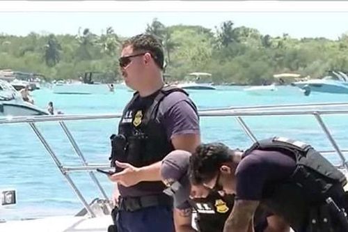 Nổ tàu du lịch gần bãi biển Miami, ít nhất 11 người nhập viện