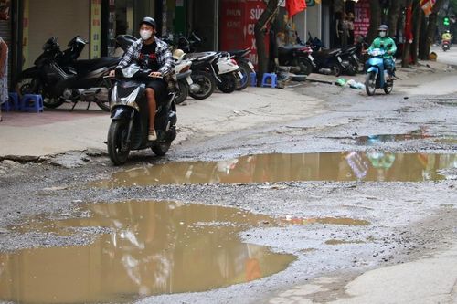 Hà Nội: Nắng bụi, mưa lầy, người dân phố Thanh Bình 'kêu trời' vì dự án chậm tiến độ