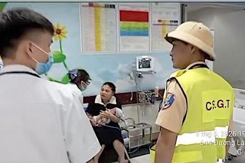 Bé sơ sinh 11 ngày tuổi co giật, tím tái trên cao tốc, CSGT lập tức mở đường