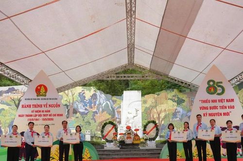 Hành trình về nguồn kỷ niệm 85 năm thành lập Đội TNTP Hồ Chí Minh tại Cao Bằng