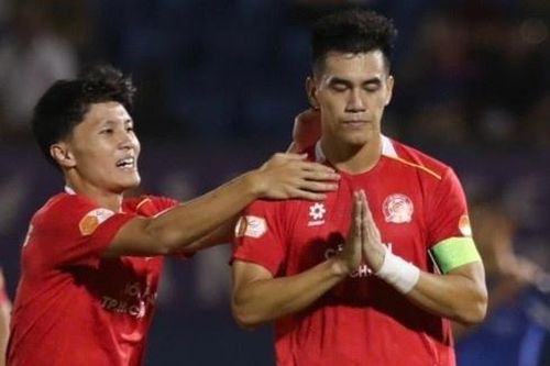 Tiến Linh xin lỗi