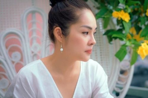Dương Cẩm Lynh bị nhà sản xuất phim quay lưng sau ồn ào