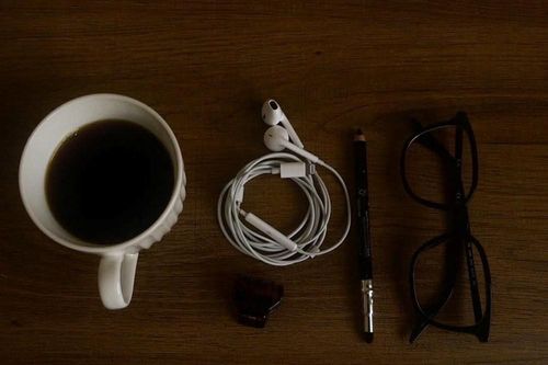 Từng bị chê bất tiện, tai nghe có dây nay được săn đón trở lại