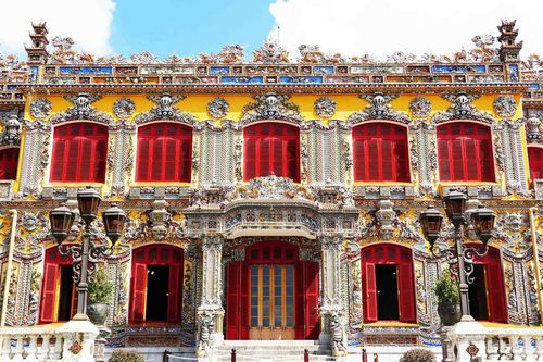 Đỉnh cao nghệ thuật khảm sành sứ ở di sản Huế