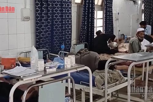 [Video] Pakistan: Đánh bom tự sát nhằm đồn cảnh sát, 15 sĩ quan thiệt mạng