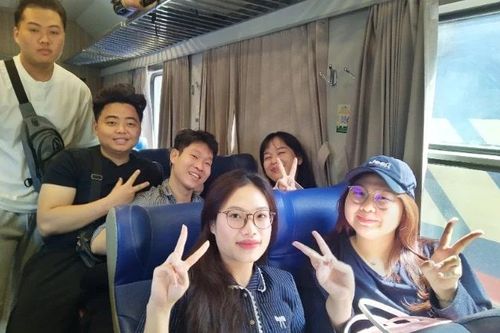 Ưu đãi vé 'mua 3 tặng 1, mua 6 tặng 2' trên một số đoàn tàu khu vực phía bắc